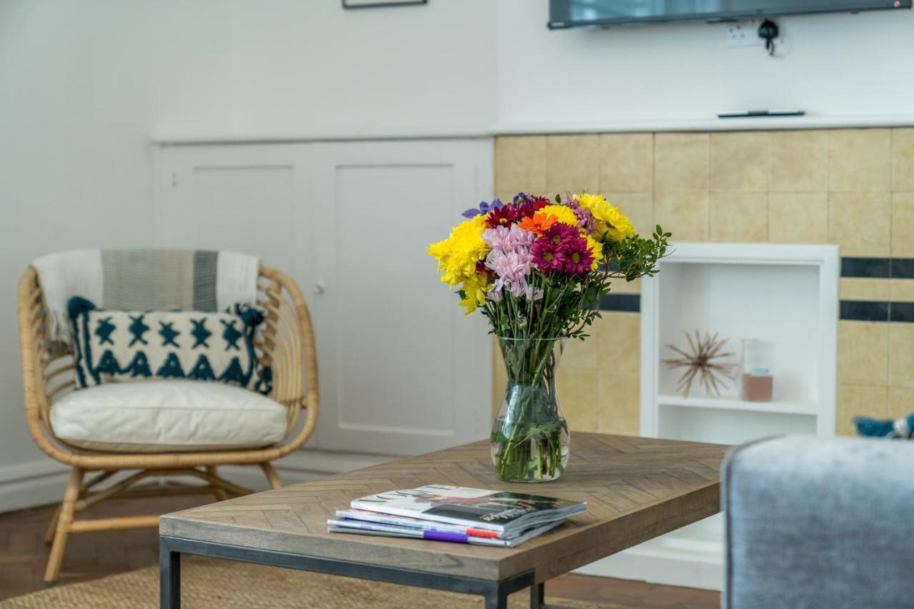 Bright West Hampstead Retreat Apartment London Bagian luar foto
